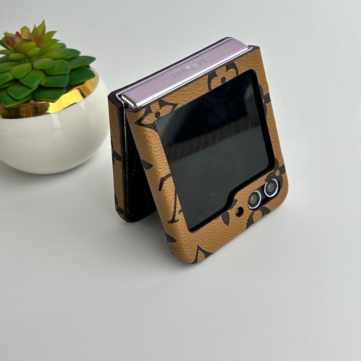 Z-Flip LuxePocket™ Case – Premium Leather Wallet